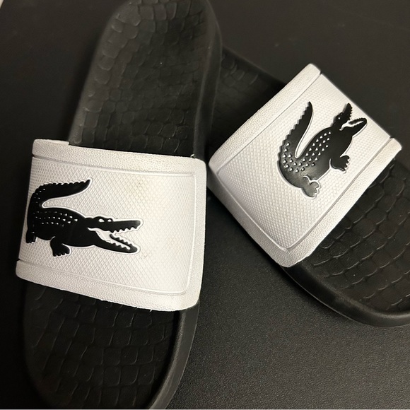 LIKE NEW - LACOSTE SLIDES - SIZE 8 - Picture 2 of 3